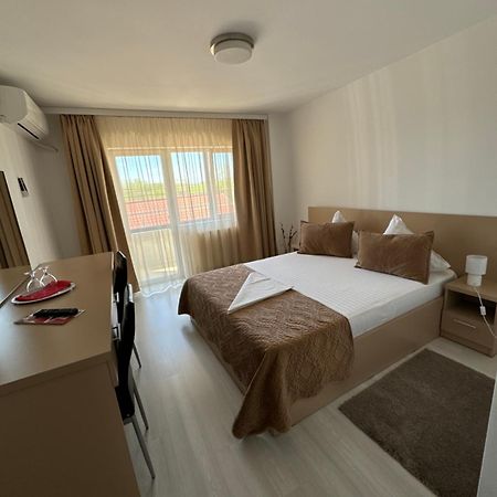 Fast Airport Accomodation Отопень Екстер'єр фото