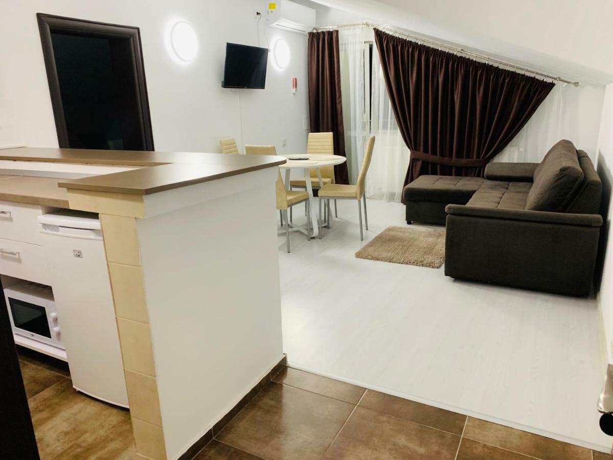 Fast Airport Accomodation Отопень Екстер'єр фото